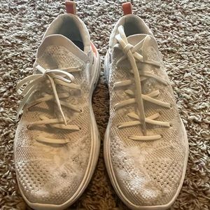 Sorel explorer blitz stride sneaker. Slip on. Extremely comfortable. Size 7